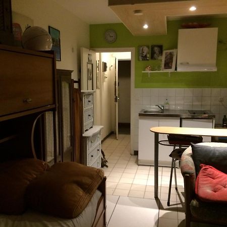Studio Pigalle De 25 M2 - 2 Lits Simples Type Gigogne Pour 2 Personnes - Coeur Touristique De Paris - 2 Minutes De La Station Metro Pigalle ,Petit Train Vers La Butte Montmartre-Cabarets Moulin Rouge,Chez Michou-Restaurants Bouillon Pigalle,Berliner Екстер'єр фото