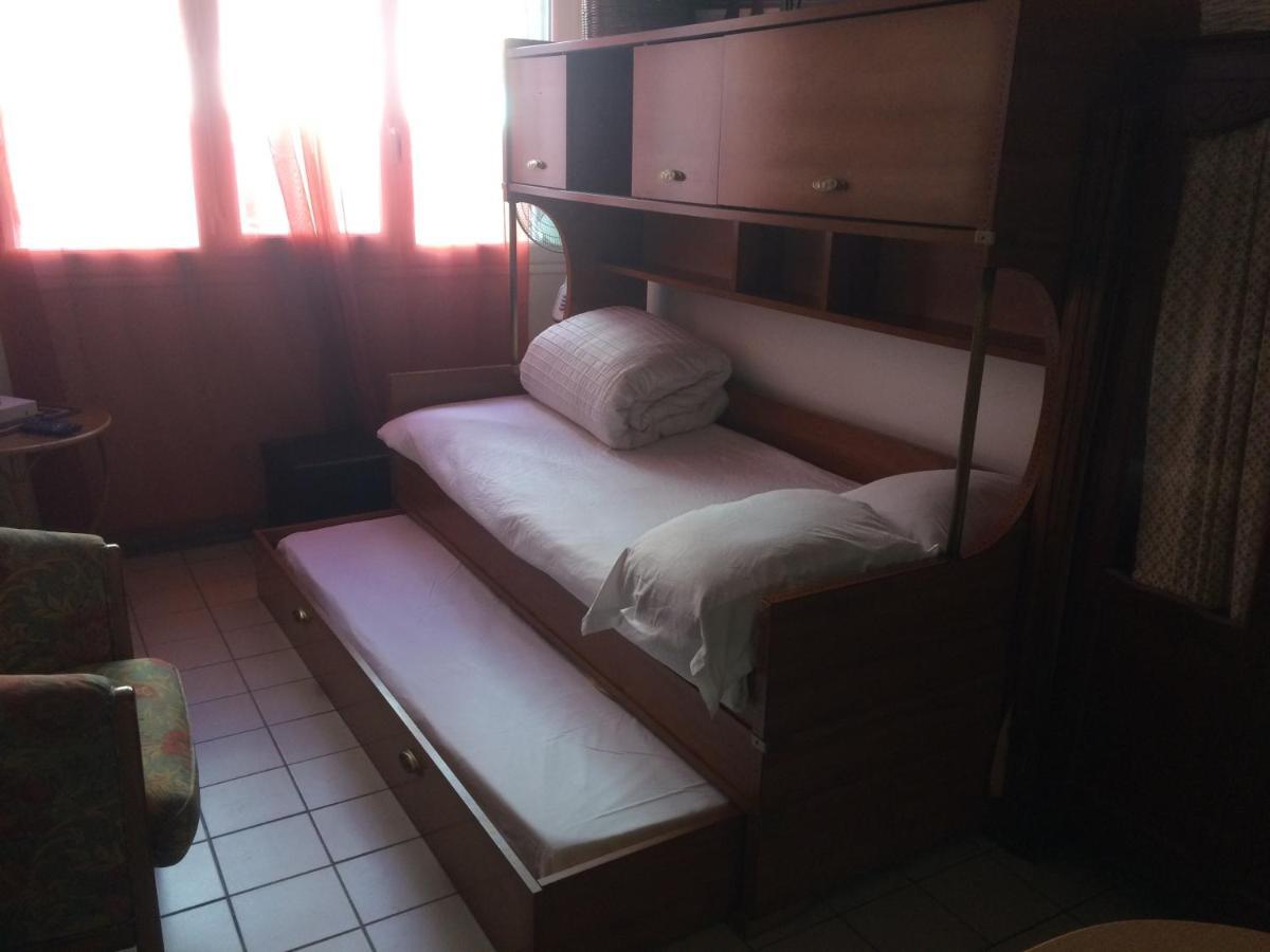 Studio Pigalle De 25 M2 - 2 Lits Simples Type Gigogne Pour 2 Personnes - Coeur Touristique De Paris - 2 Minutes De La Station Metro Pigalle ,Petit Train Vers La Butte Montmartre-Cabarets Moulin Rouge,Chez Michou-Restaurants Bouillon Pigalle,Berliner Екстер'єр фото