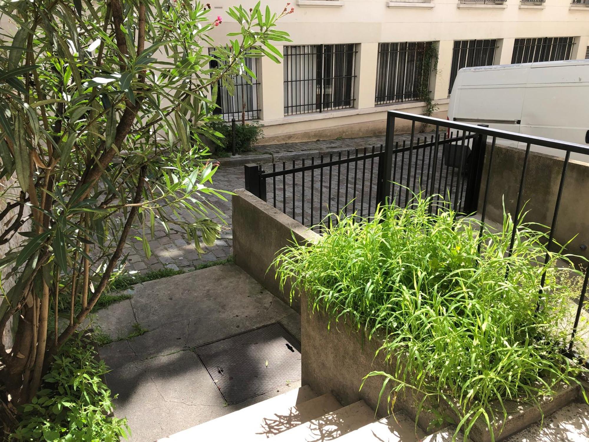 Studio Pigalle De 25 M2 - 2 Lits Simples Type Gigogne Pour 2 Personnes - Coeur Touristique De Paris - 2 Minutes De La Station Metro Pigalle ,Petit Train Vers La Butte Montmartre-Cabarets Moulin Rouge,Chez Michou-Restaurants Bouillon Pigalle,Berliner Екстер'єр фото