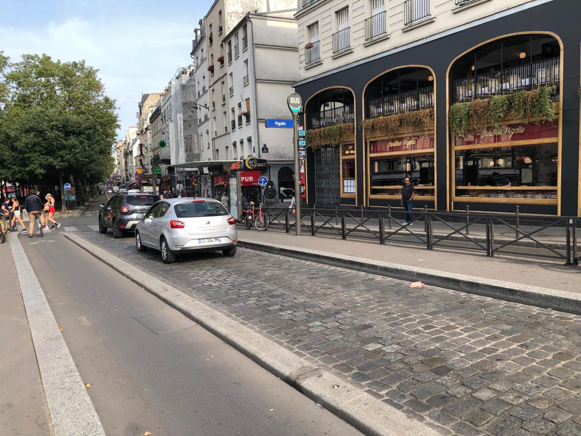 Studio Pigalle De 25 M2 - 2 Lits Simples Type Gigogne Pour 2 Personnes - Coeur Touristique De Paris - 2 Minutes De La Station Metro Pigalle ,Petit Train Vers La Butte Montmartre-Cabarets Moulin Rouge,Chez Michou-Restaurants Bouillon Pigalle,Berliner Екстер'єр фото